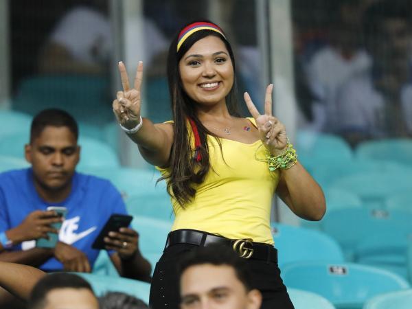 Las hinchas de Colombia se tomaron el estadio Morumbí para alegrar desde las tribunas.