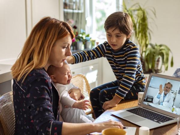 BBC Mundo: Una madre en pandemia con sus dos hijos en casa.