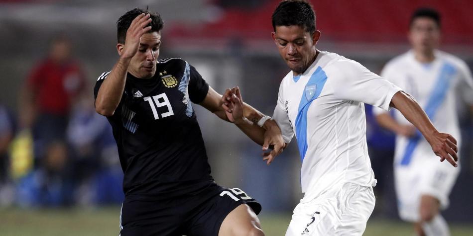 Giovanni Simeone en su debut con la Albiceleste