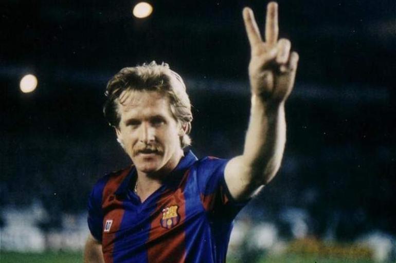 El alem&aacute;n, Bernd Schuster, ya dirigi&oacute; a Real Madrid, equipo con el que jug&oacute; en 1988 a 1990. Antes, hab&iacute;a pasado por Barcelona, donde dur&oacute; desde 1980 a 1988.