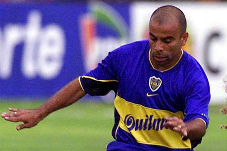 Mauricio 'Chicho' Serna lleg&oacute; a Boca Juniors en 1998 y pudo darse el gusto de ganar dos campeonatos seguidos, la Copa Libertadores y la Copa Intercontinental.