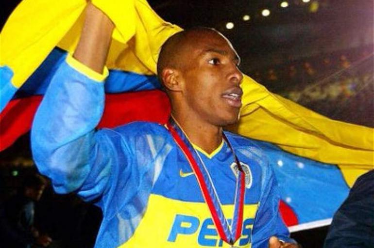 Luis Amaranto Perea, con tan solo una temporada 2003/04, logr&oacute; el torneo apertura y fue el cuarto colombiano en ganar una Copa Intercontinental con Boca.