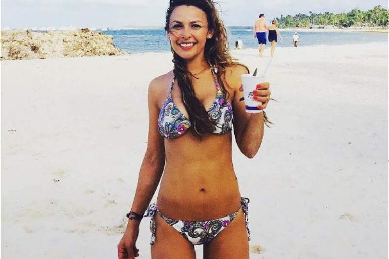 Carla Pardo Lizana es la bella esposa de Claudio Bravo, el guardameta de Chile. Ella fue modelo.