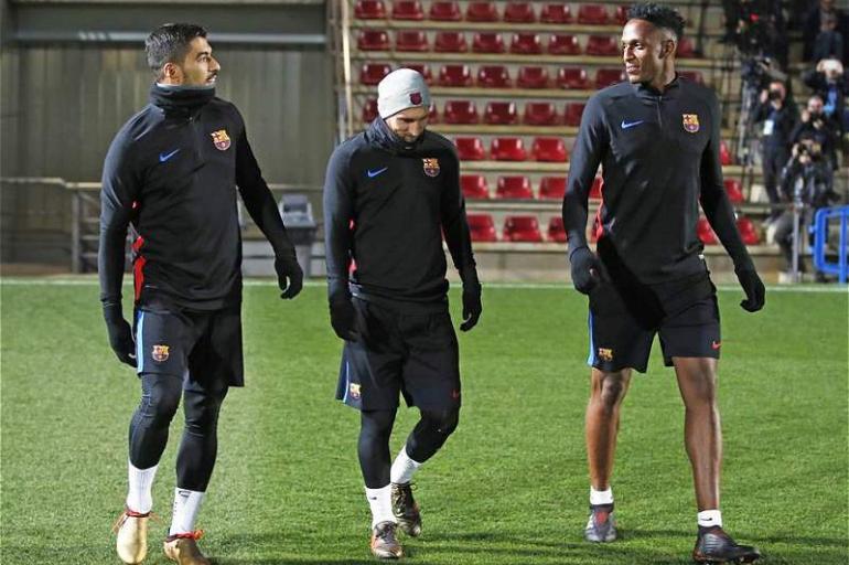 Yerry Mina, en su primer entrenamiento, se junt&oacute; con Lionel Messi y Luis Su&aacute;rez, los dos jugadores m&aacute;s importantes del Barcelona, su nuevo club.