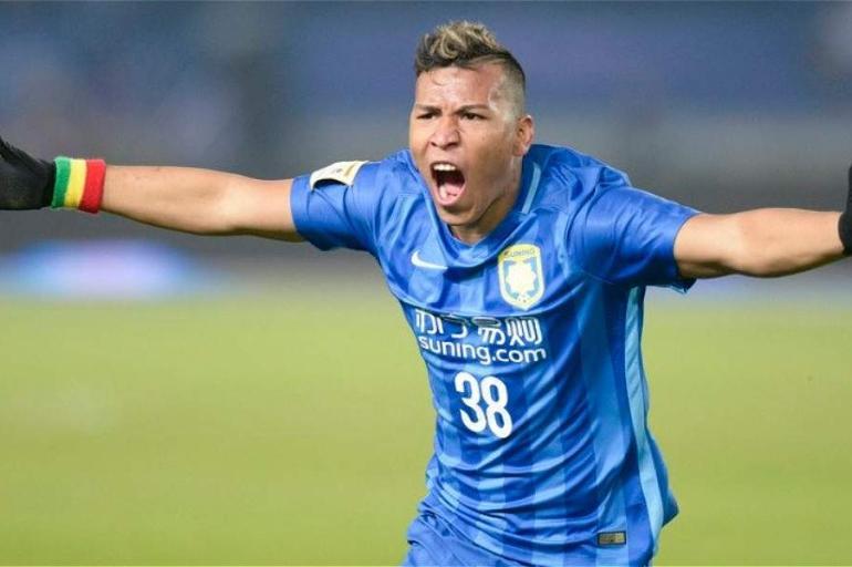 Roger Martínez anotó su quinto doblete desde que llegó al fútbol chino.