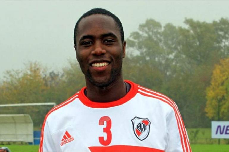 Éder Álvarez Balanta, defensor colombiano de River Plate.