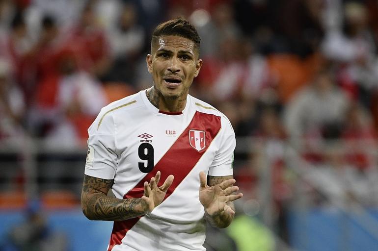 Paolo Guerrero (Perú vs Dinamarca)