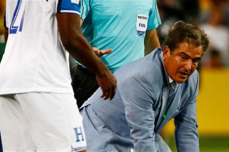 Técnicos mundialistas sin equipo