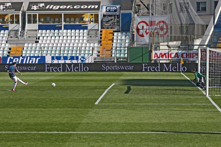 Cierre de estadios en Italia