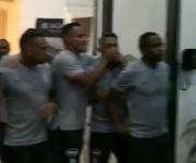 Brayan Rovira y una broma a Sebastián Gómez.